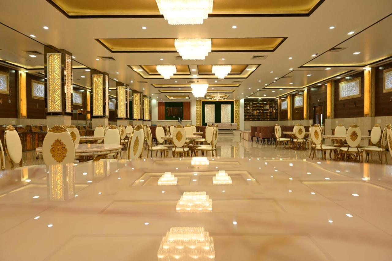 Hotel Vasdaa Grand Дехрадун Екстериор снимка