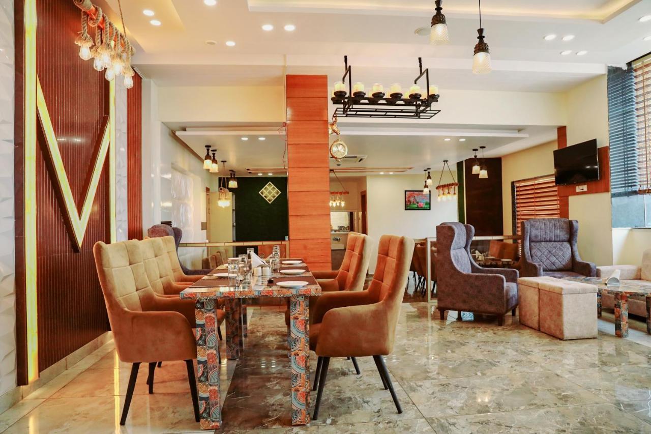 Hotel Vasdaa Grand Дехрадун Екстериор снимка