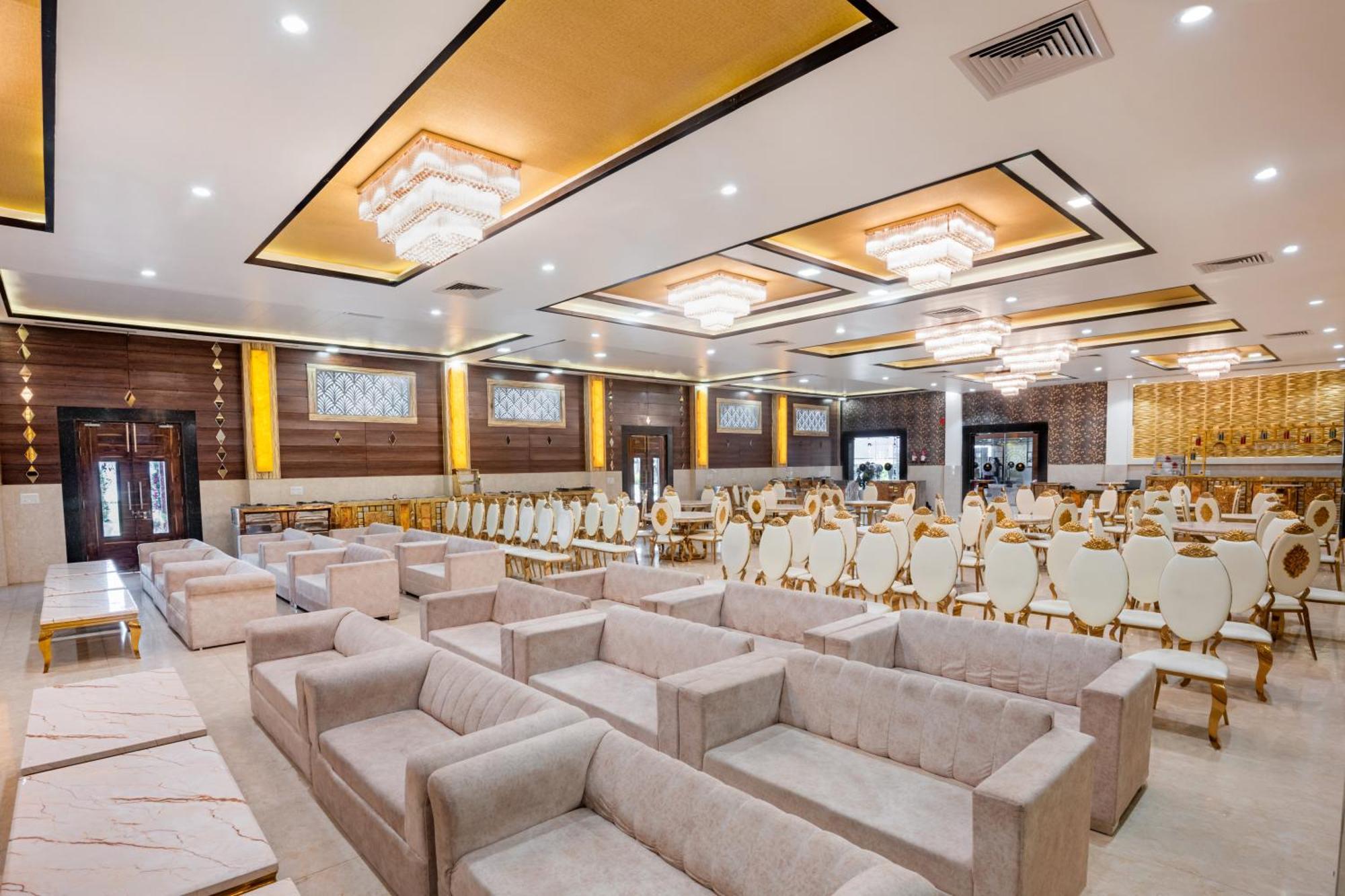 Hotel Vasdaa Grand Дехрадун Екстериор снимка