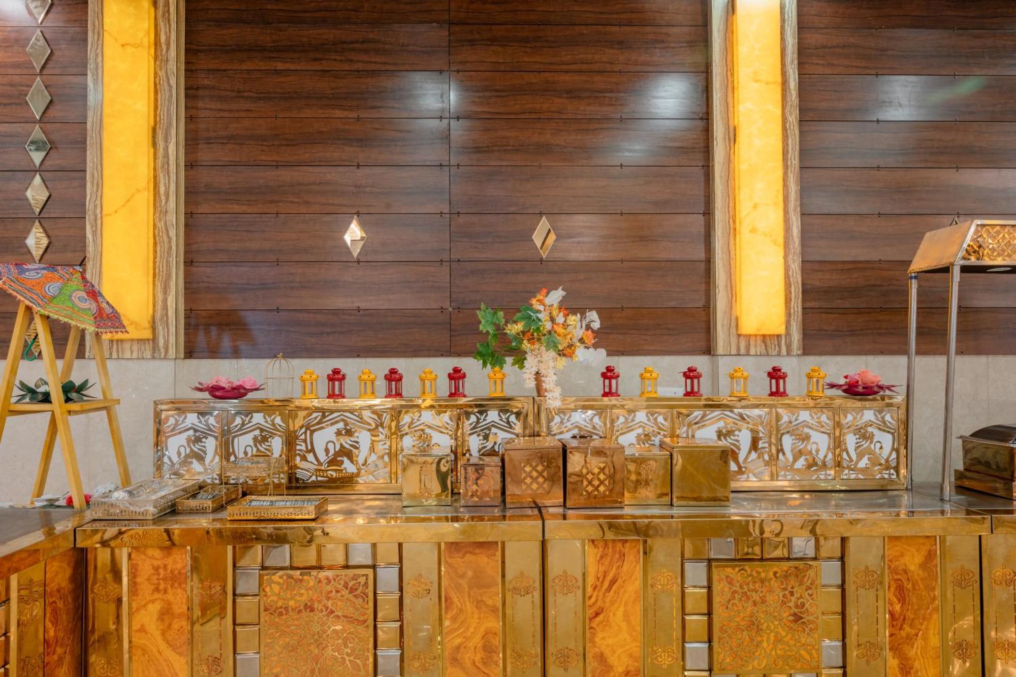 Hotel Vasdaa Grand Дехрадун Екстериор снимка